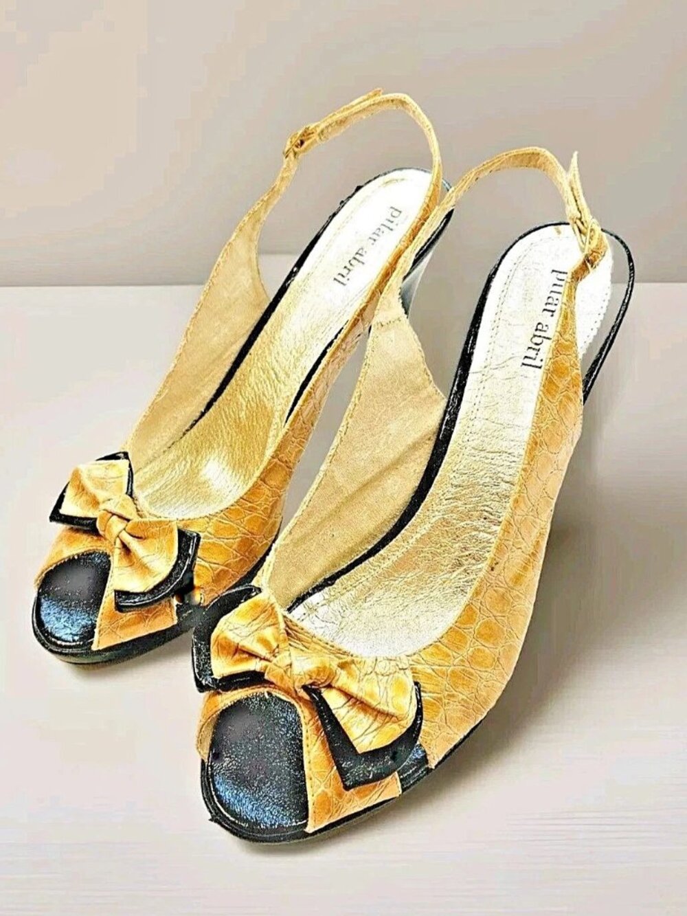 Pilar Abril Peep Toe Slingback Heels Size 10 EU 41 Croc Embossed Bow Yellow